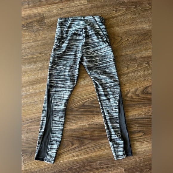 Lululemon Base Pace High-Rise Running Tight Leggings - Picture 6 of 6